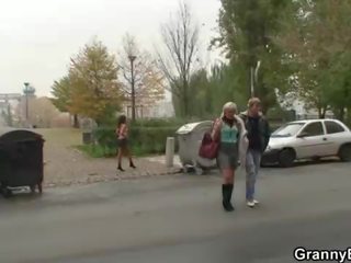 Old fancy woman is picked up and fucked by gyzlaň söýgülisi